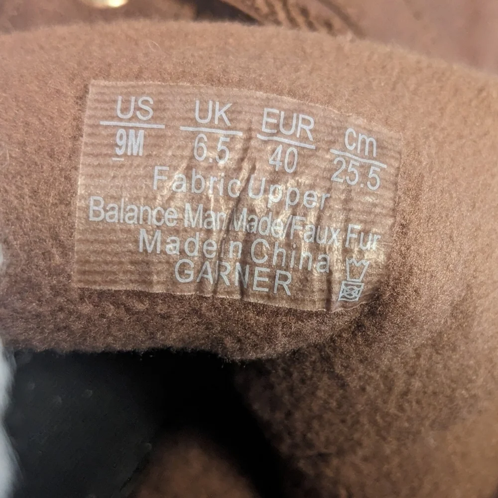 Bzees Garner Women Ankle Boots Brown Vegan Suede Vegan Fur Lined Comfort size 9